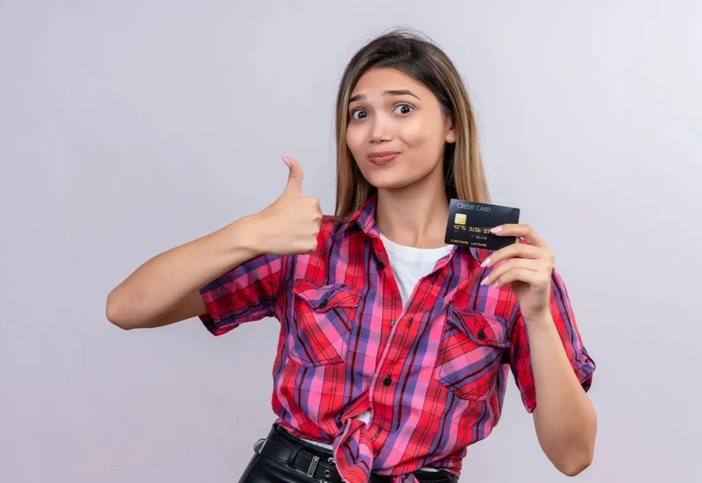 6 Best Credit Cards for Young Adults in 2023