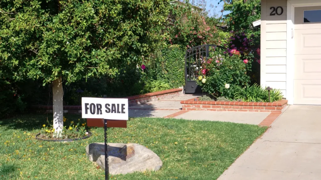 Canada Home Sales Rise